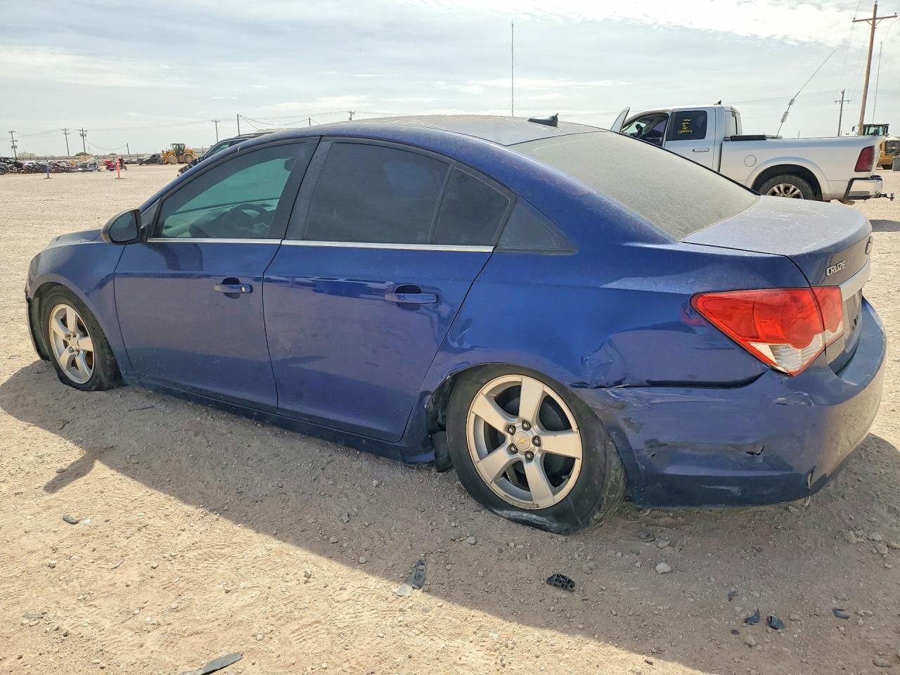 2012 Chevrolet Cruze Ls - Image 2