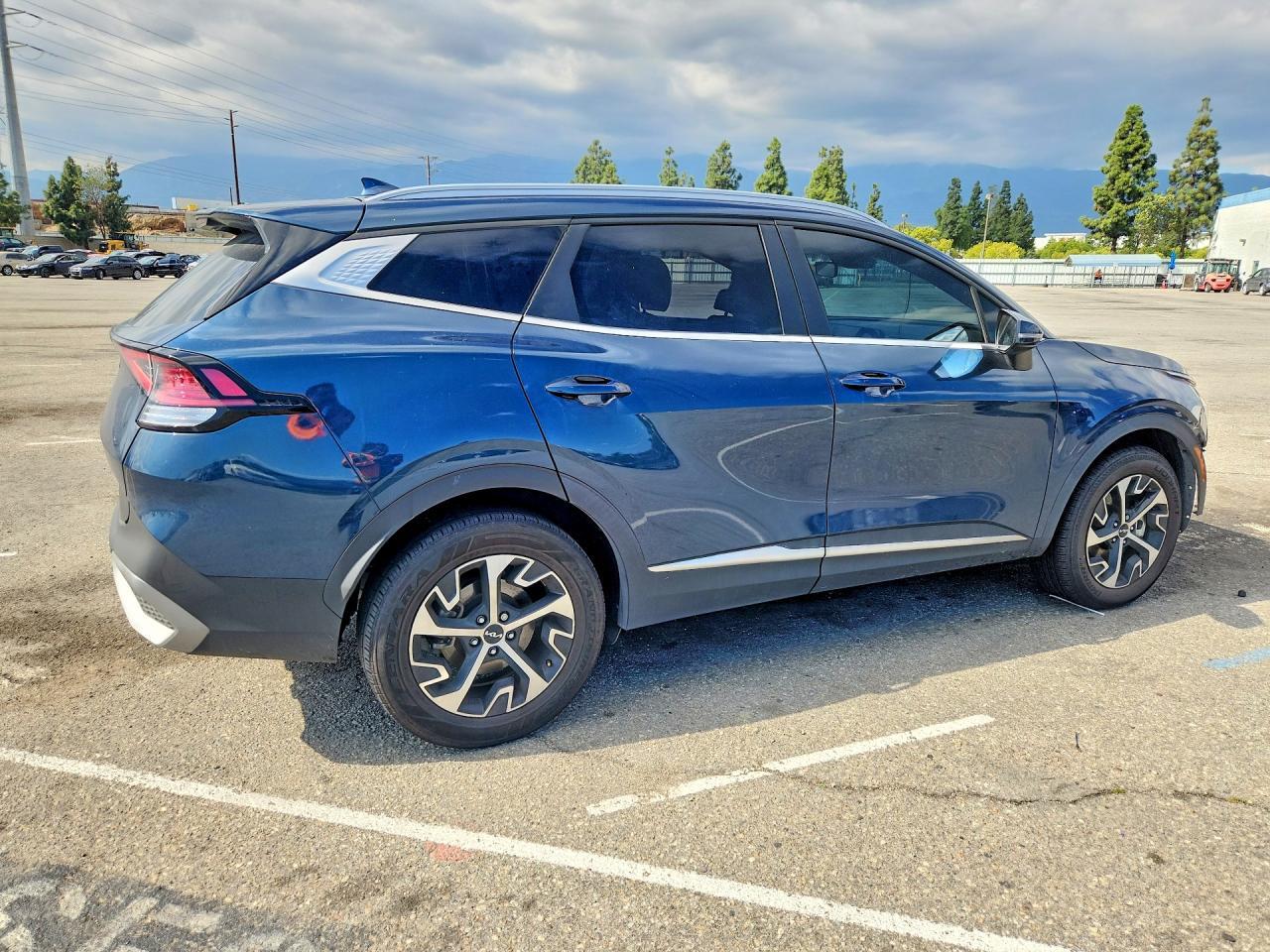 2023 Kia Sportage Hybrid Ex - Image 3
