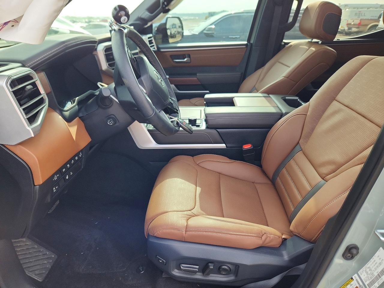 2025 Toyota Tundra 1794 Edition Hv - Image 7