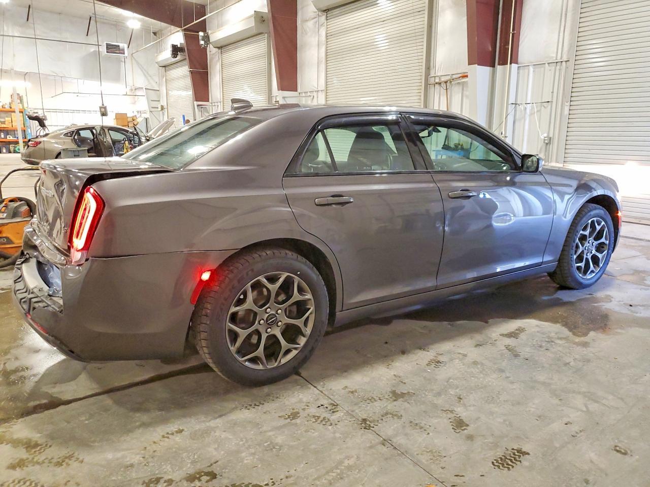 2015 Chrysler 300 S - Фото 3
