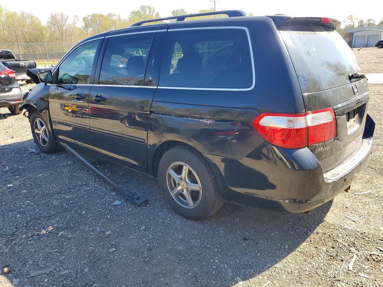 2006 Honda Odyssey Touring - Image 2