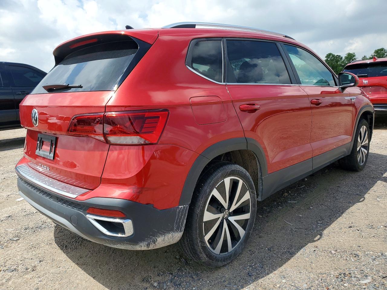 2024 Volkswagen Taos Se - Фото 3