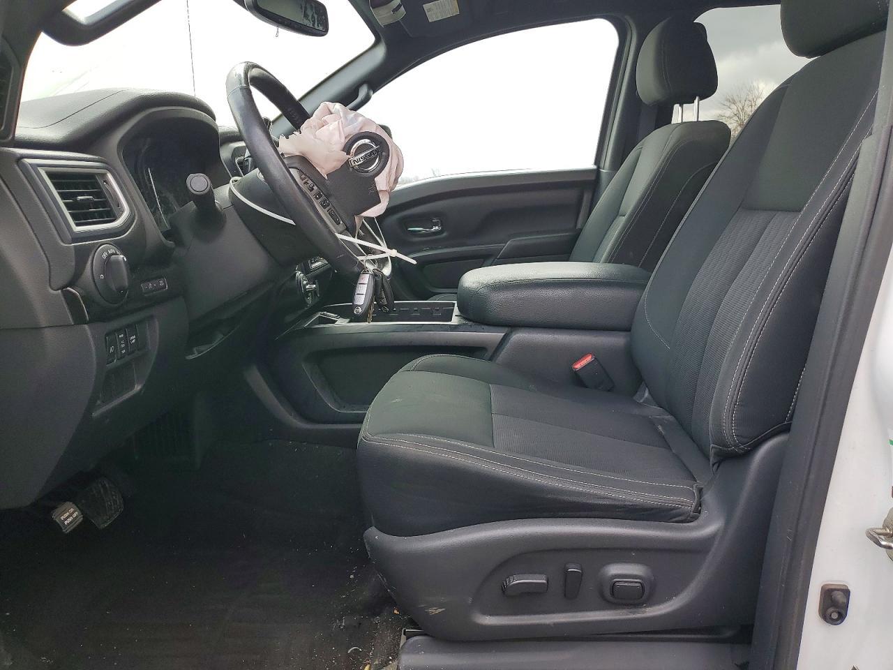 2018 Nissan Titan S - Фото 7