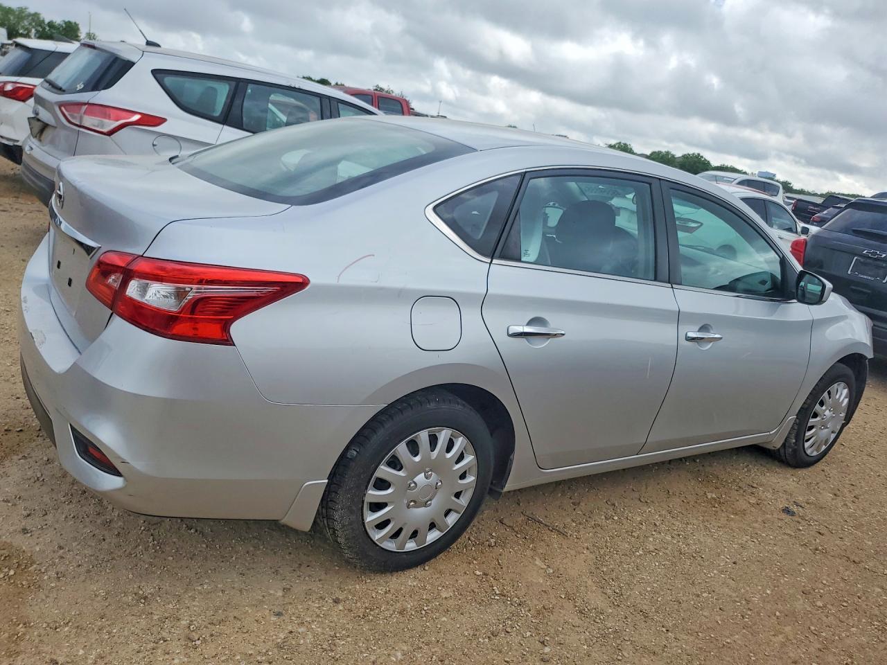 2019 Nissan Sentra S - Image 3