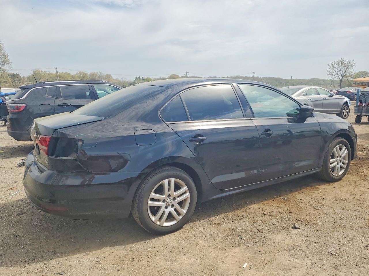 2018 Volkswagen Jetta S - Фото 3