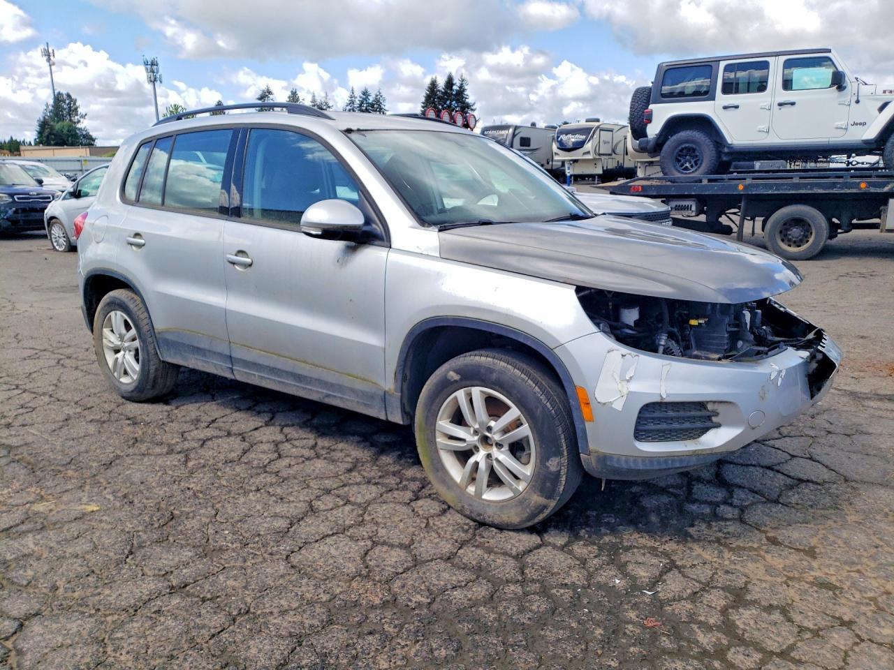 2017 Volkswagen Tiguan S - Image 4