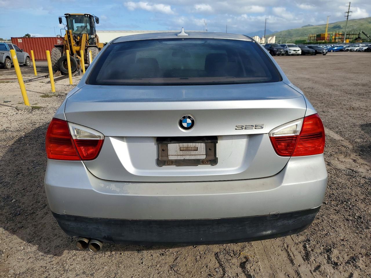 2006 BMW 325 - Image 6
