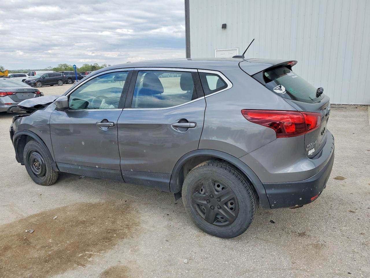 2019 Nissan Rogue Sport S - Фото 2