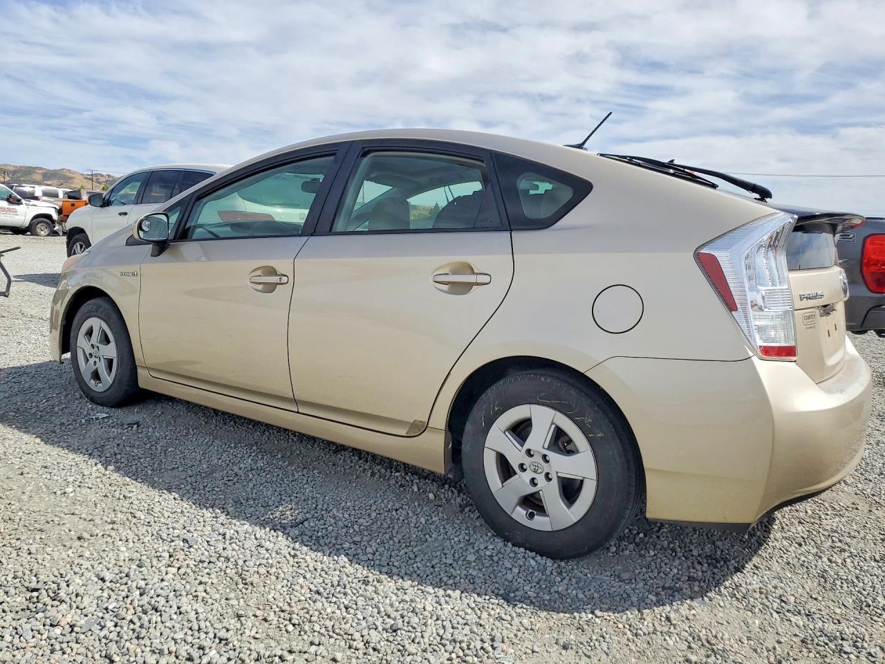 2010 Toyota Prius Iii - Фото 2
