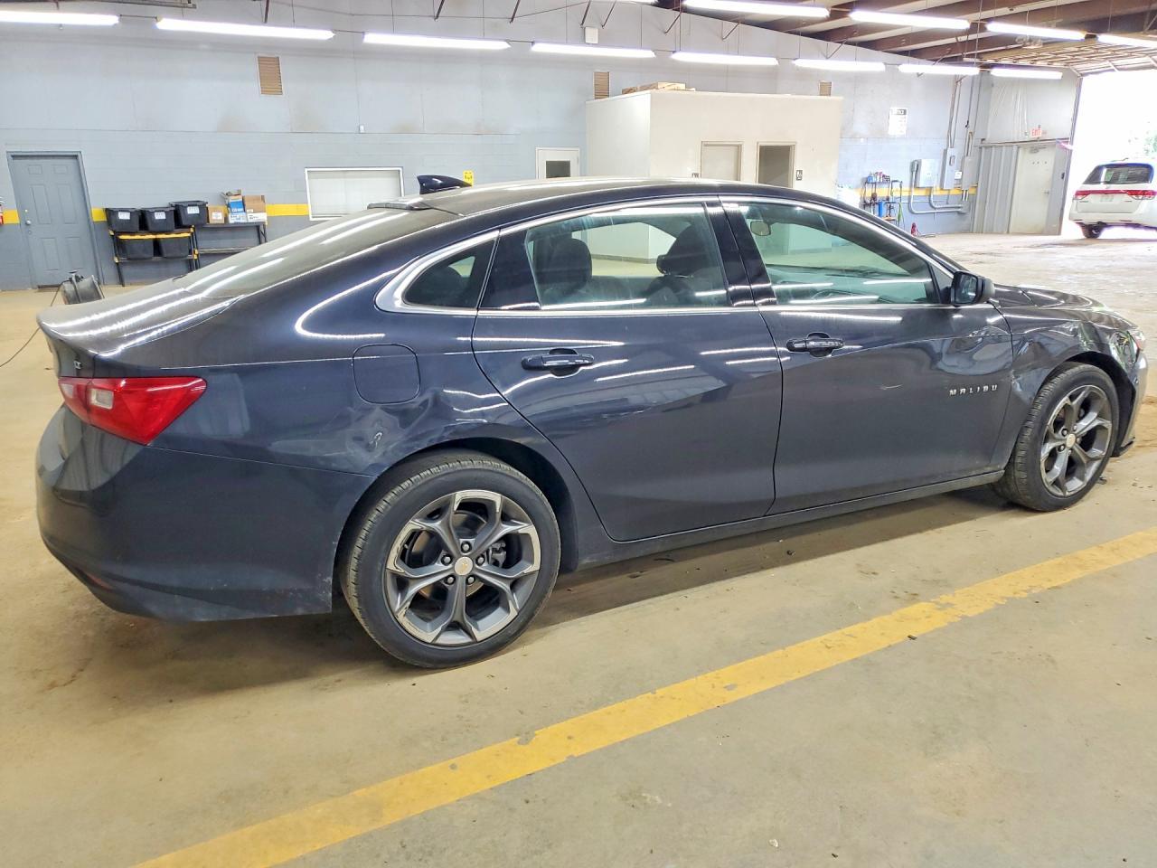 2023 Chevrolet Malibu Lt - Image 3