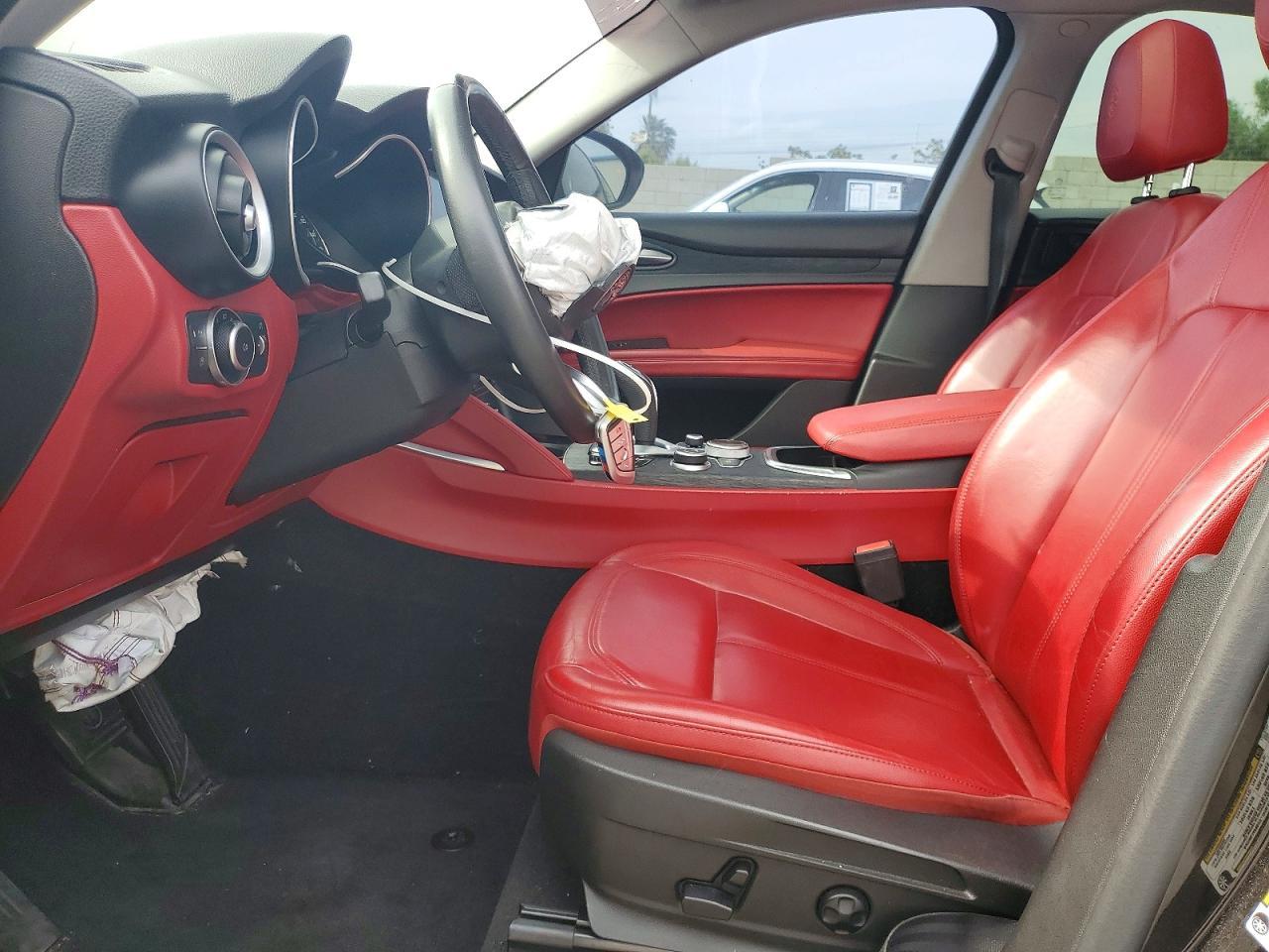 2020 Alfa Romeo Stelvio - Image 7