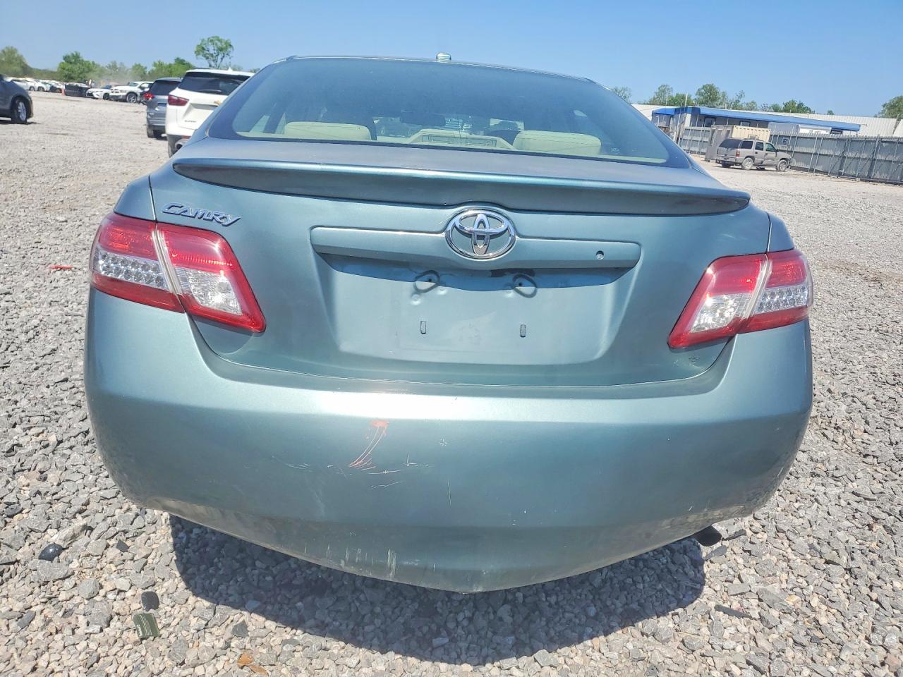 2010 Toyota Camry Le - Image 6