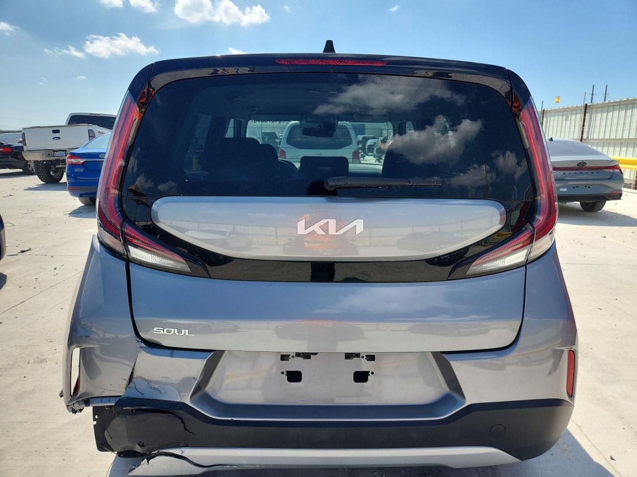 2024 Kia Soul Lx - Image 6