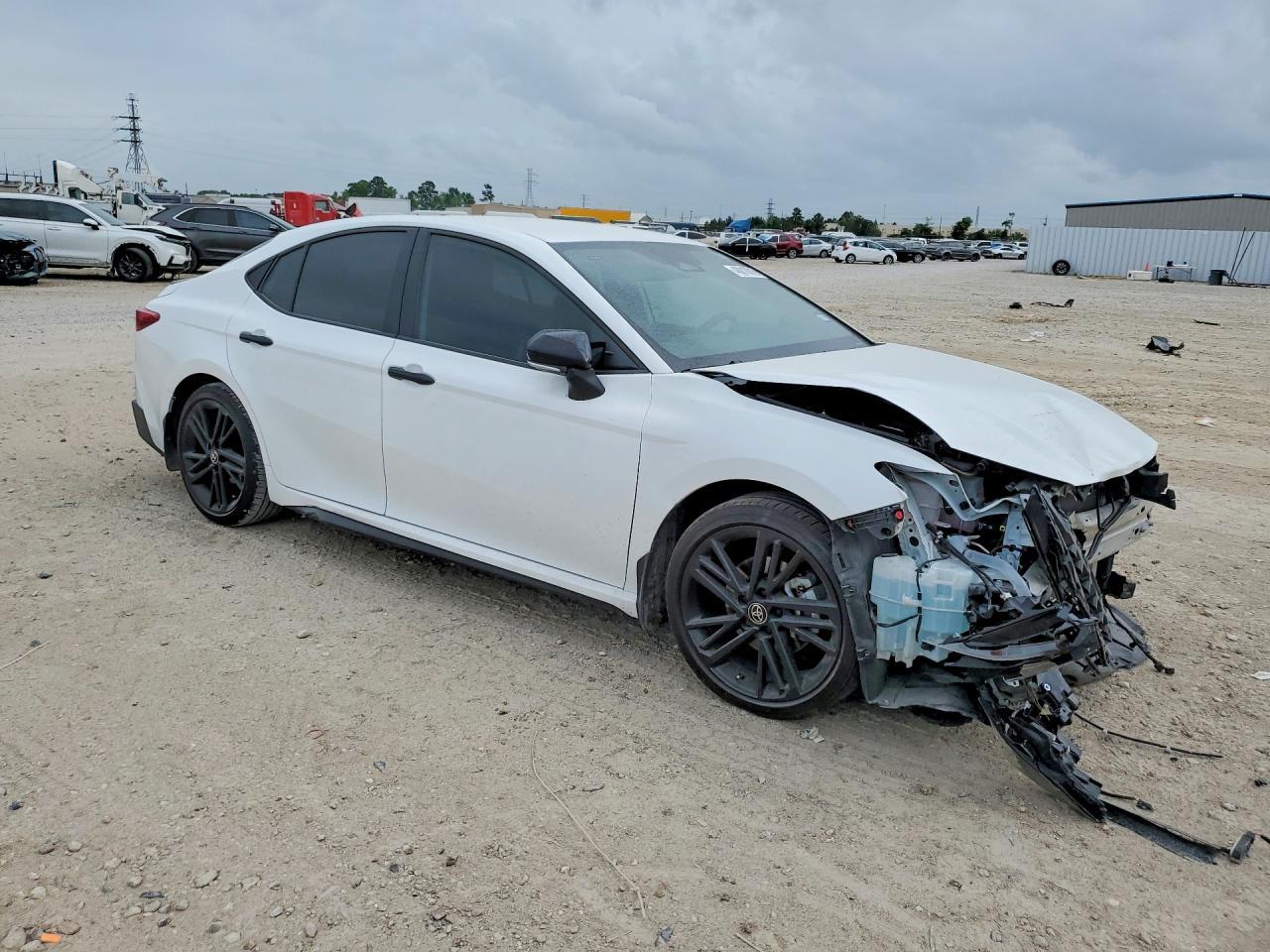 2026 Toyota Camry Nightshade - Фото 4