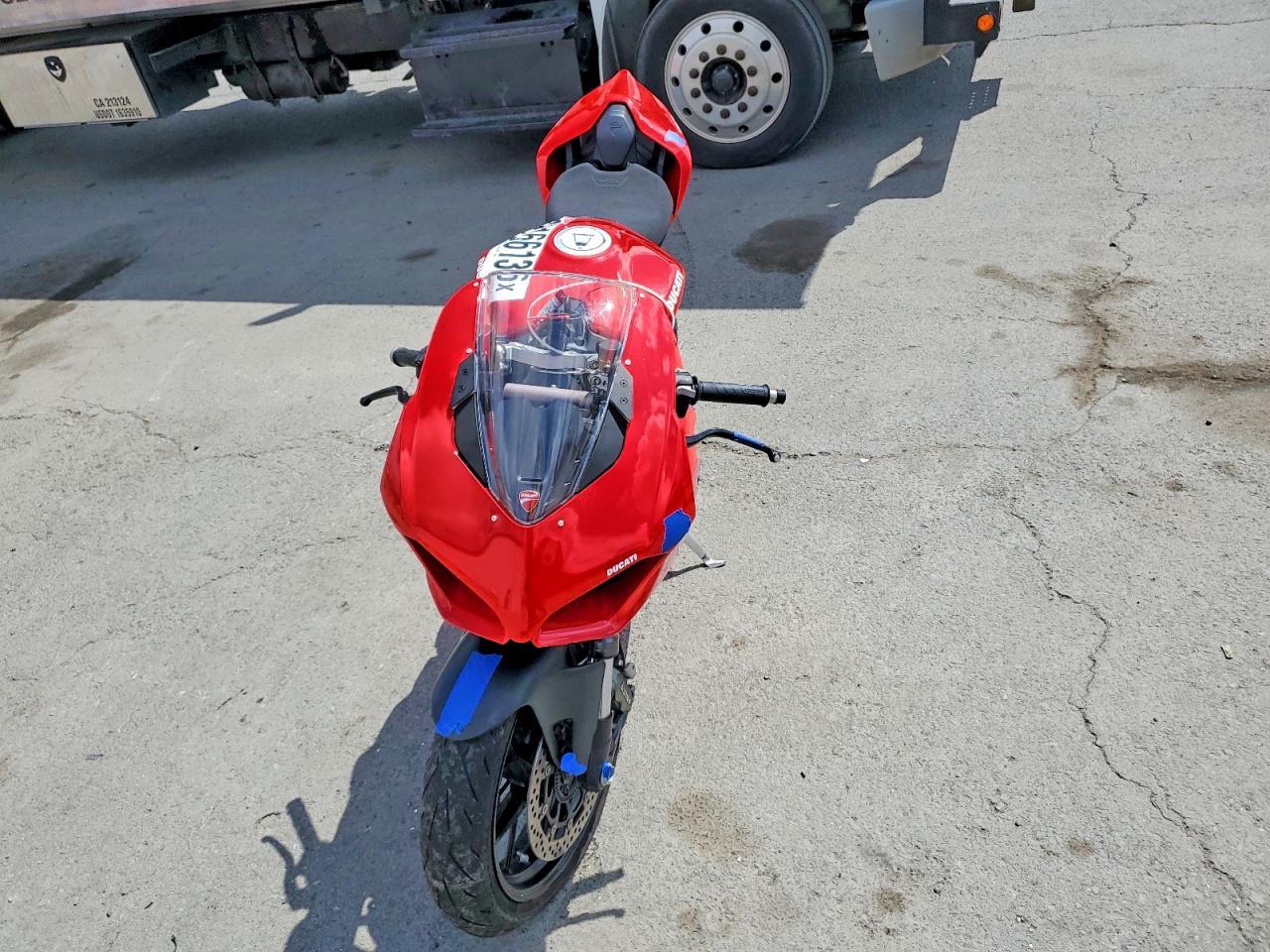 2022 Ducati Panigale V2 - Фото 5