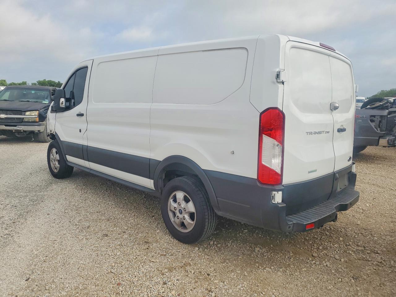 2019 Ford Transit T-250 - Фото 2