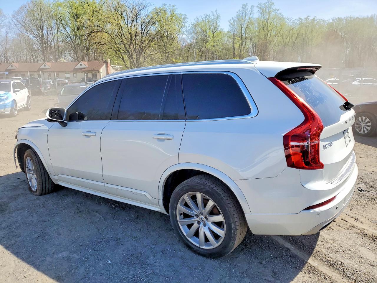 2021 Volvo Xc90 T5 Momentum - Image 2