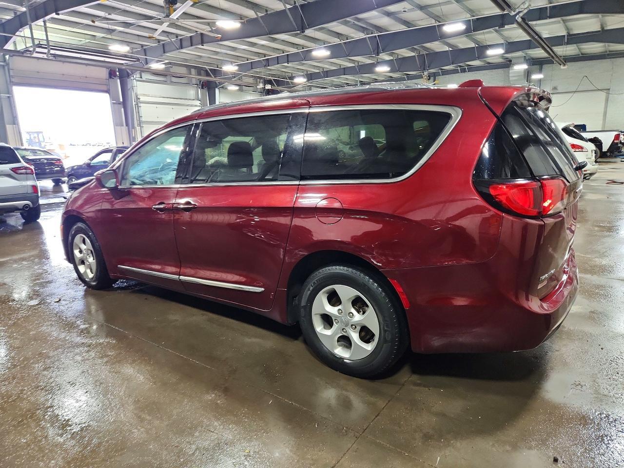 2017 Chrysler Pacifica Touring L Plus - Фото 2