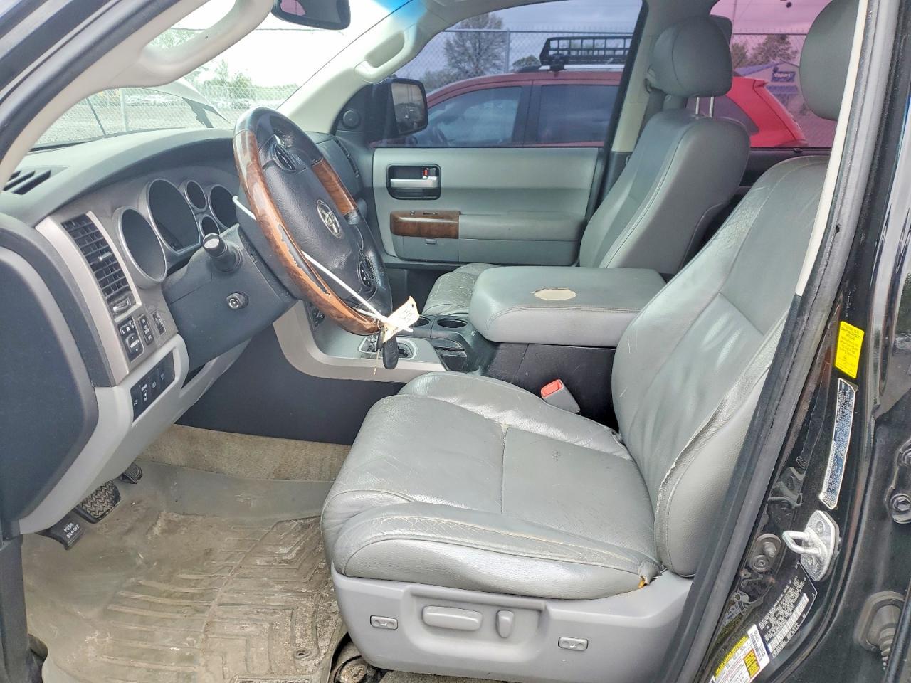 2010 Toyota Sequoia Platinum - Фото 7