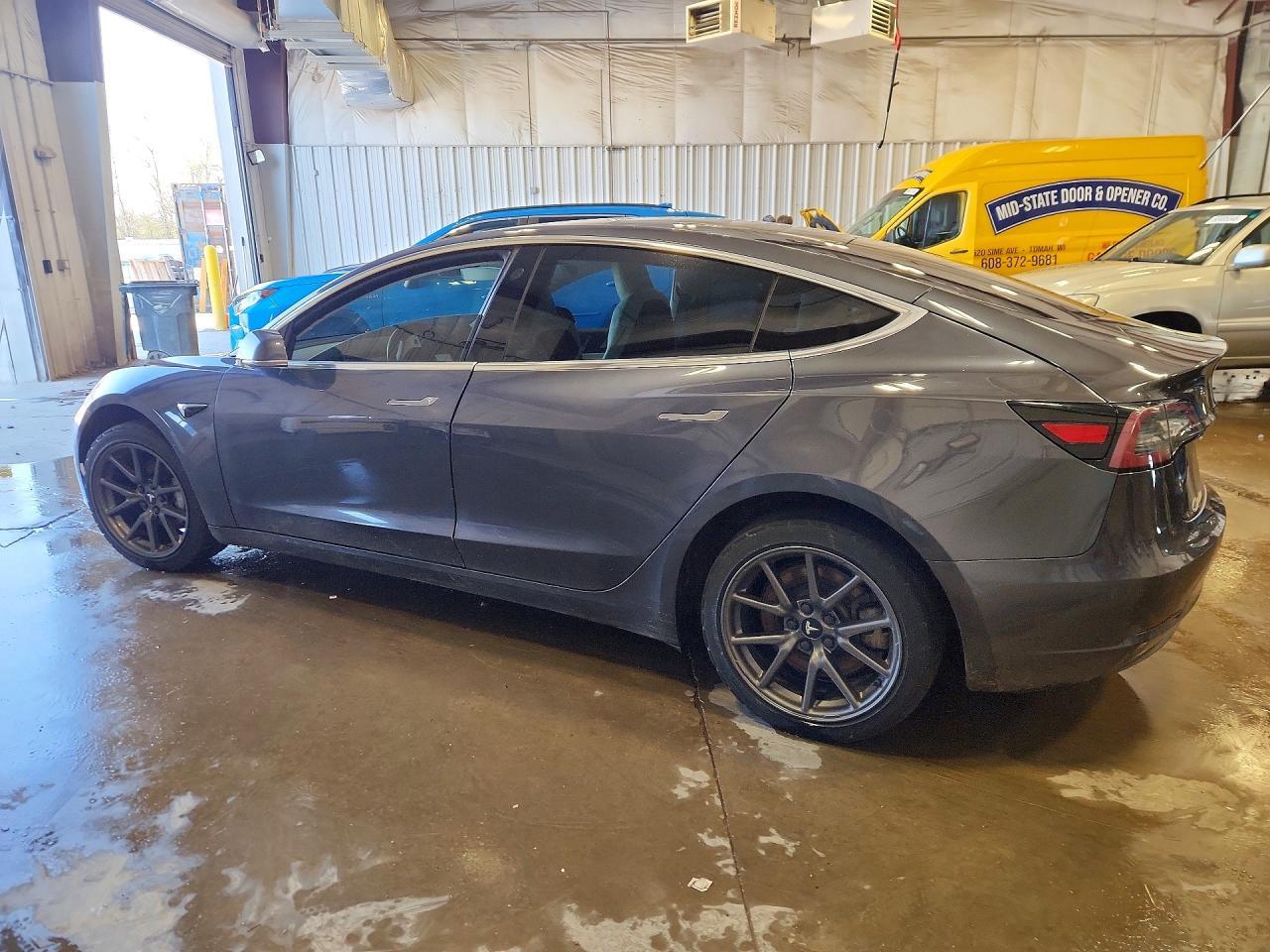 2018 Tesla Model 3 - Image 2