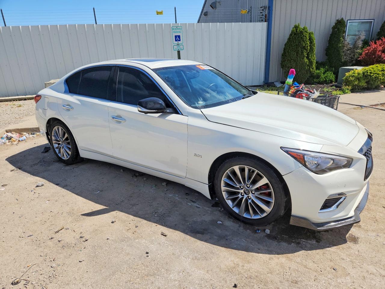 2018 Infiniti Q50 3.0T Luxe - Фото 4
