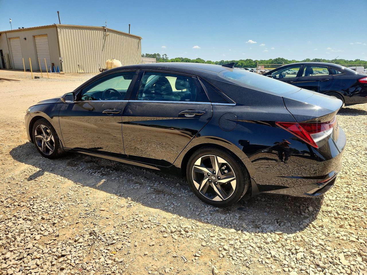 2023 Hyundai Elantra Limited - Image 2