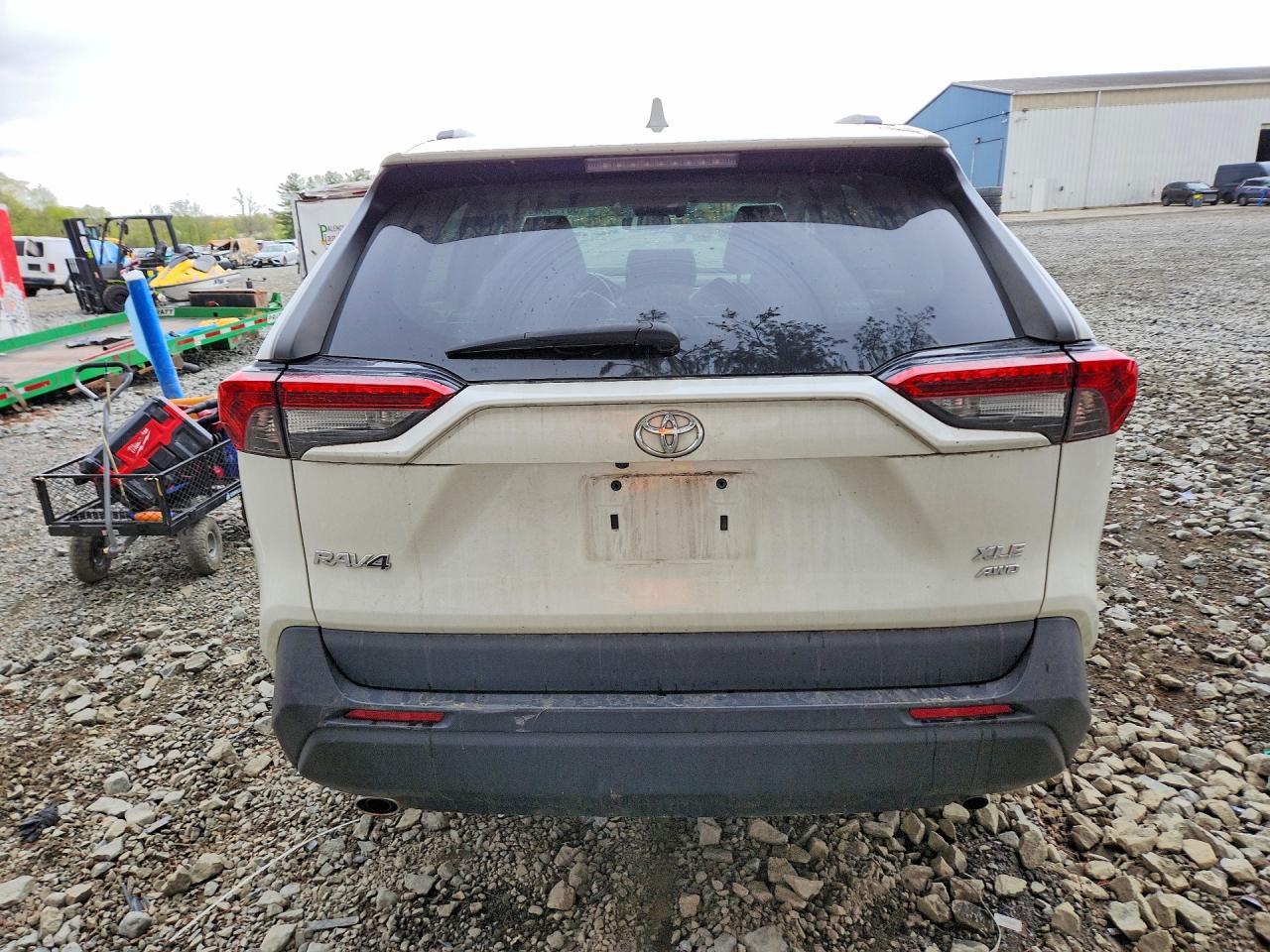 2021 Toyota Rav4 Xle Premium - Фото 6