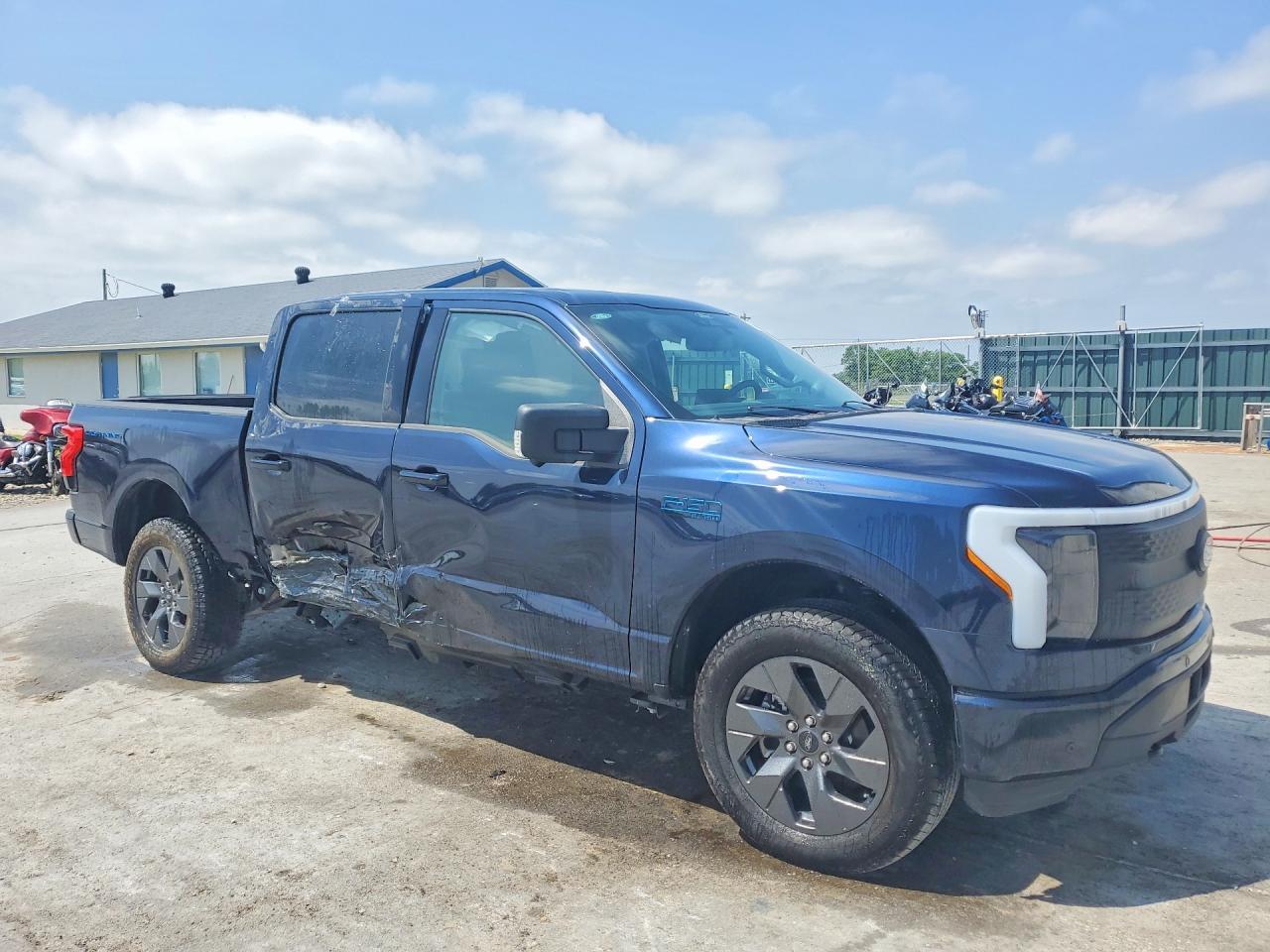 2024 Ford F150 Lightning Xlt - Фото 4