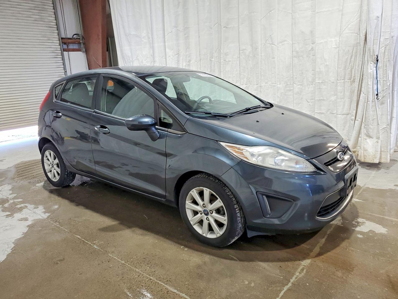 2011 Ford Fiesta Se - Фото 4