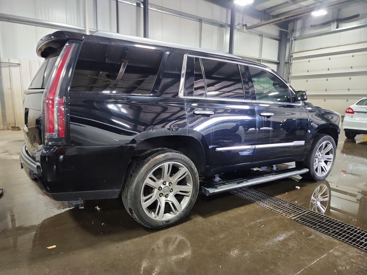 2015 Cadillac Escalade Premium - Фото 3