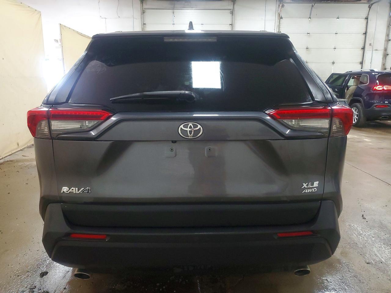 2021 Toyota Rav4 Xle Premium - Image 6