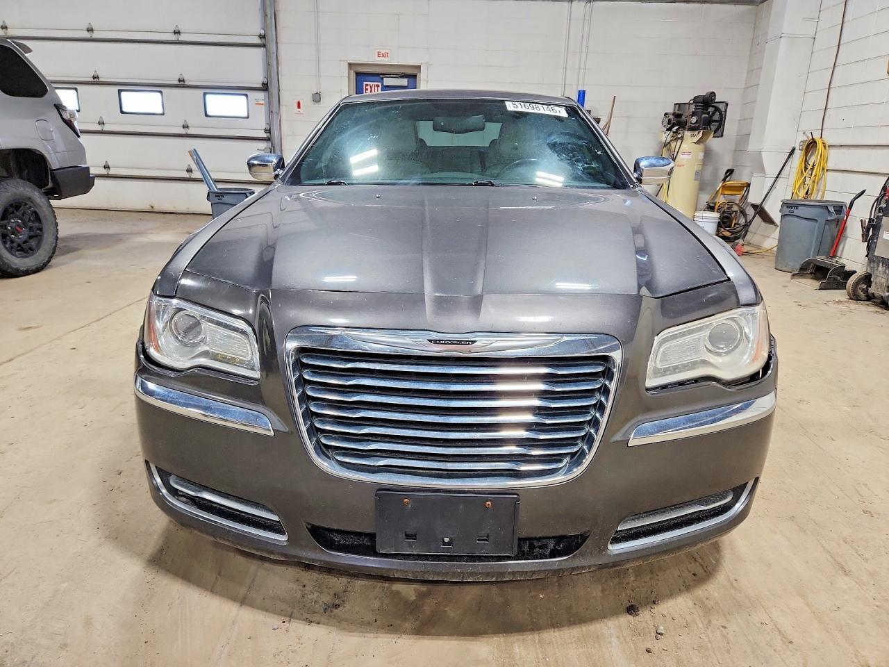 2014 Chrysler 300 - Фото 5