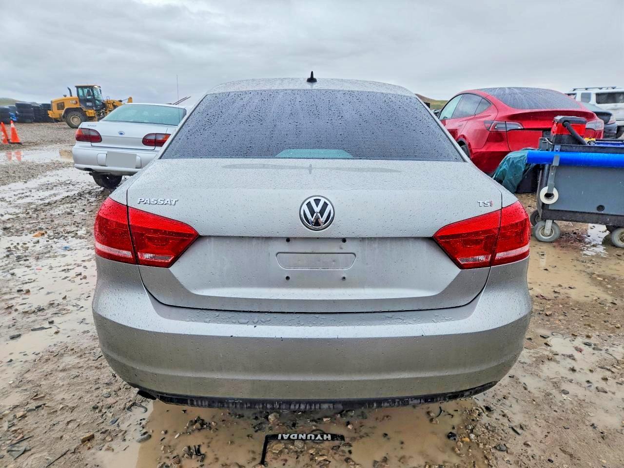 2014 Volkswagen Passat S - Фото 6