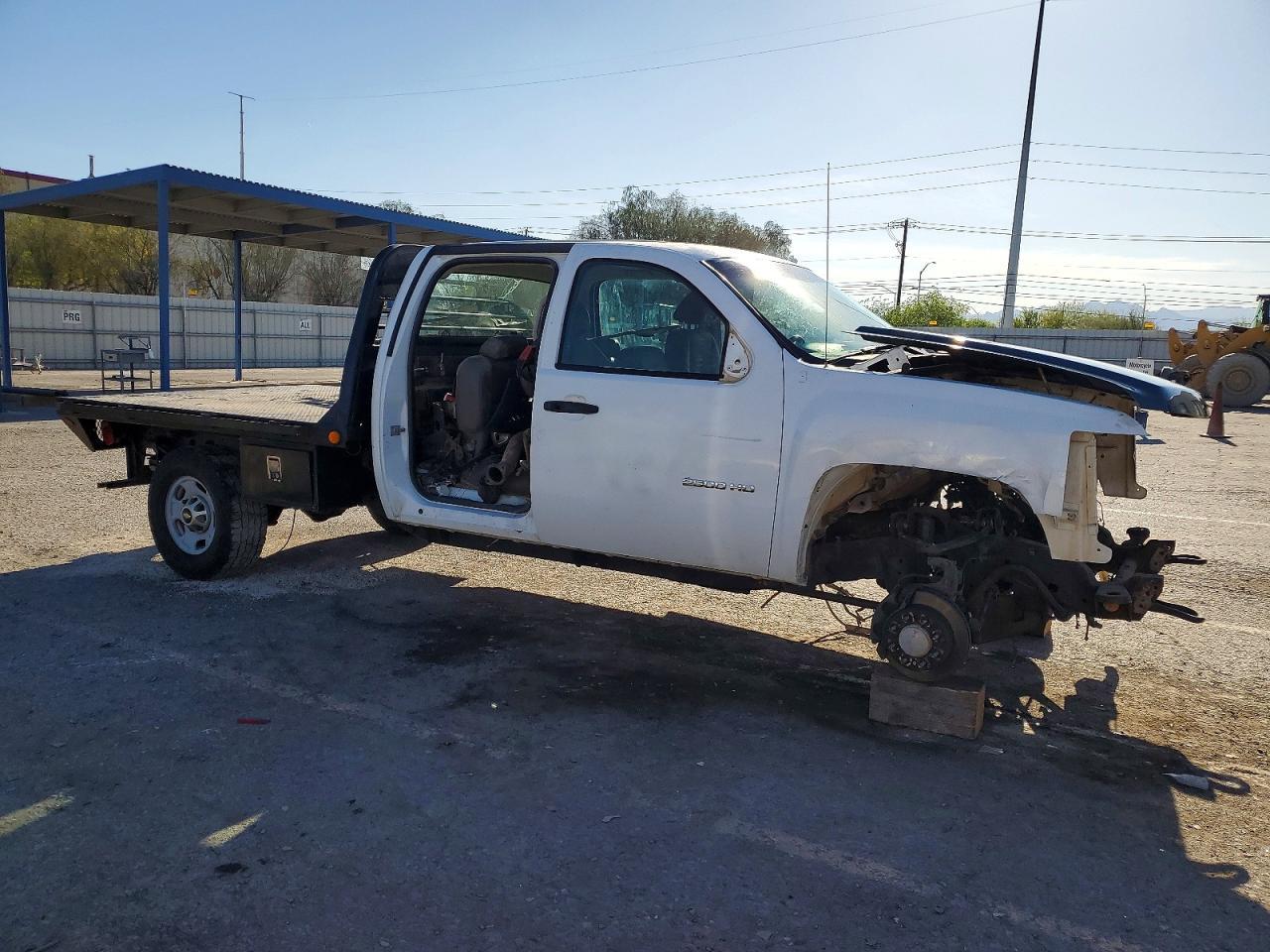 2014 Chevrolet Silverado Flatbed Truck