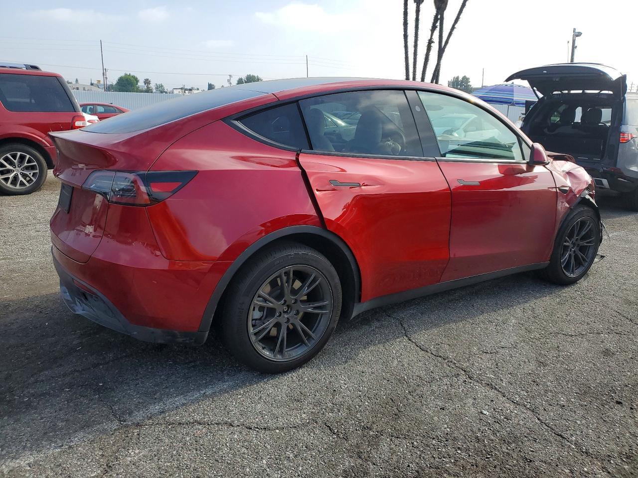 2024 Tesla Model Y - Фото 3