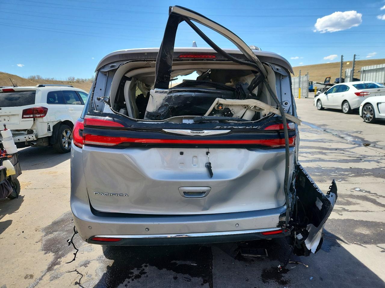 2021 Chrysler Pacifica Touring L - Image 6