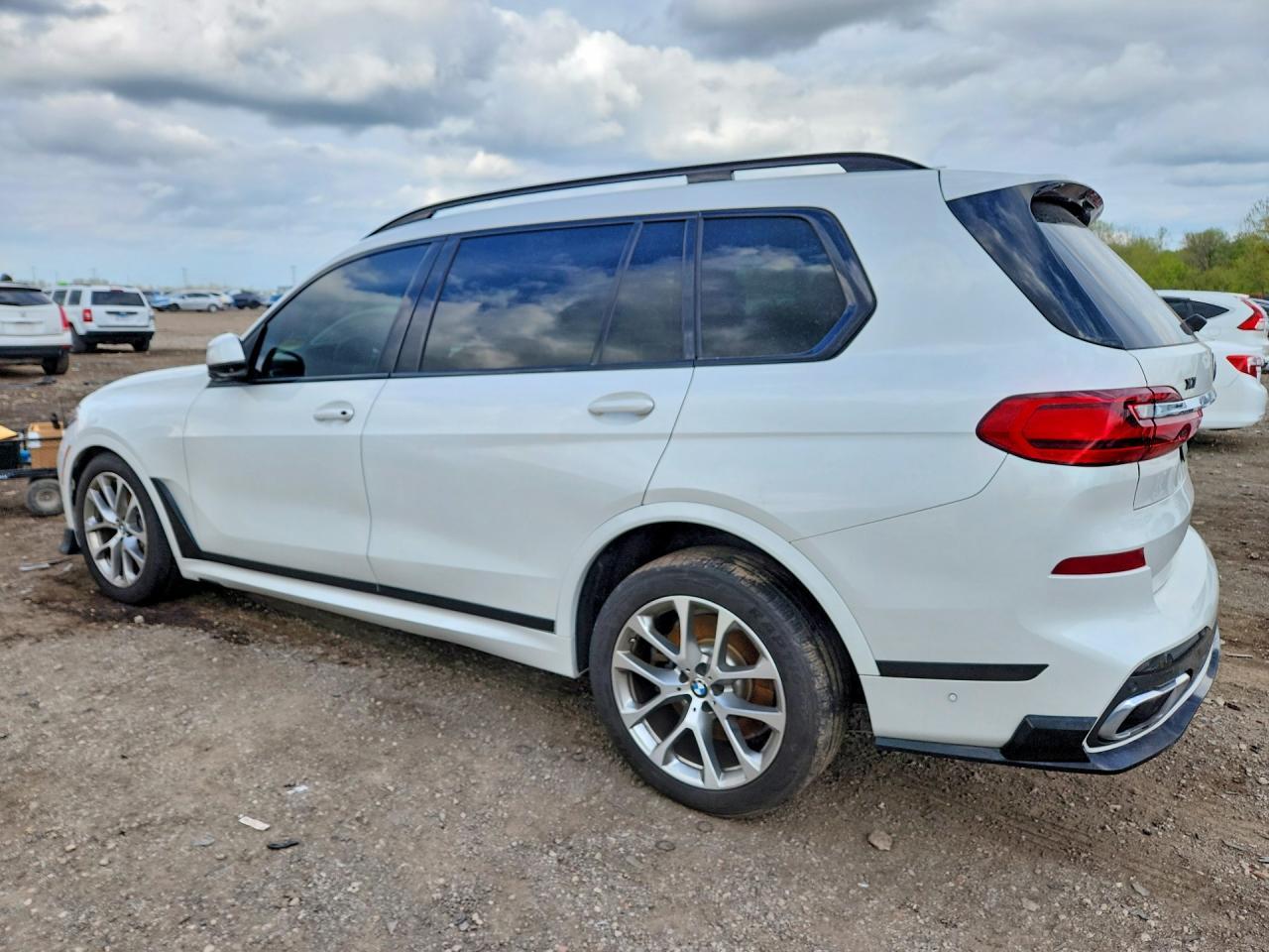 2019 BMW X7 xDrive50I - Фото 2