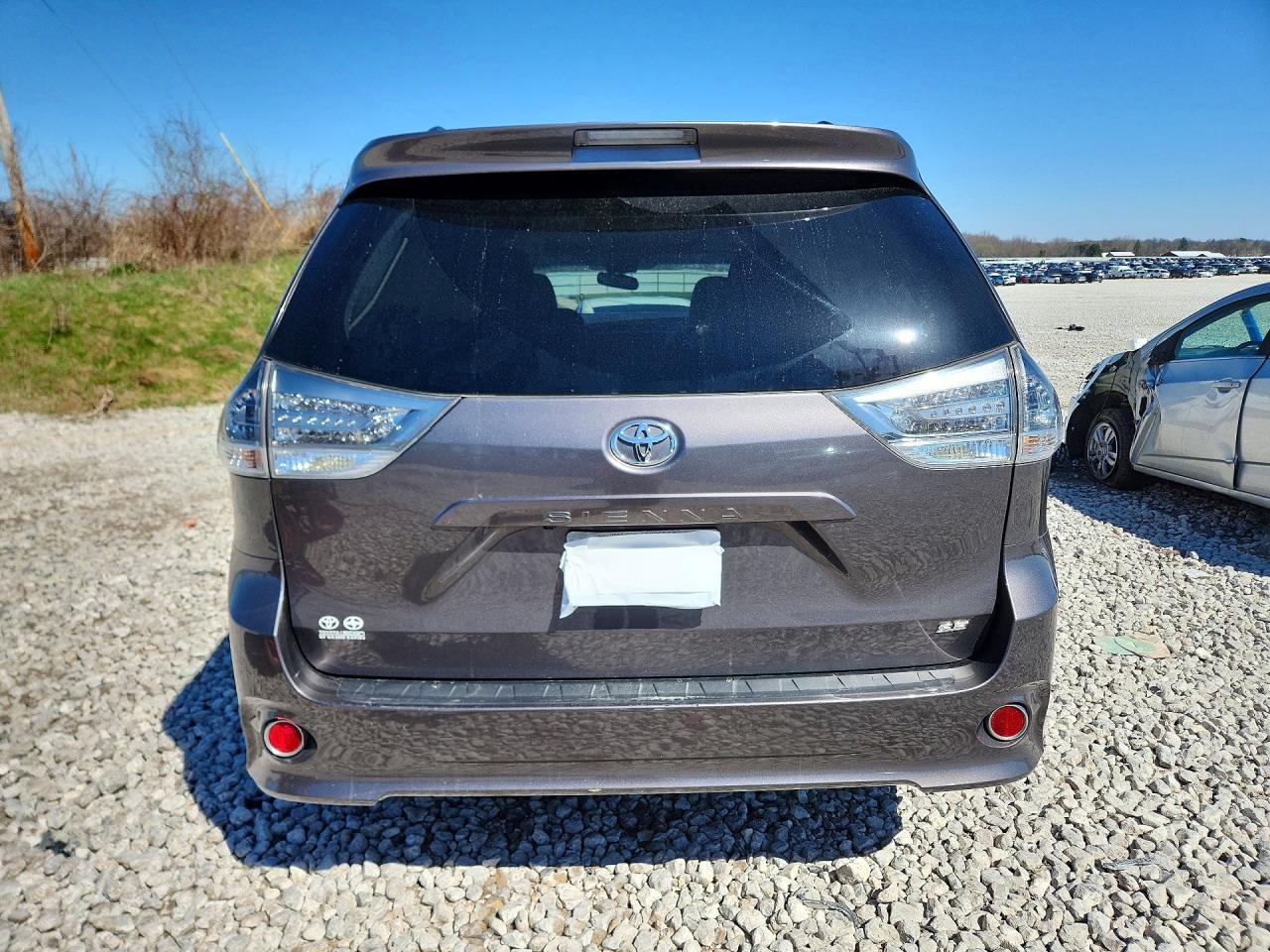 2013 Toyota Sienna Sport - Фото 6