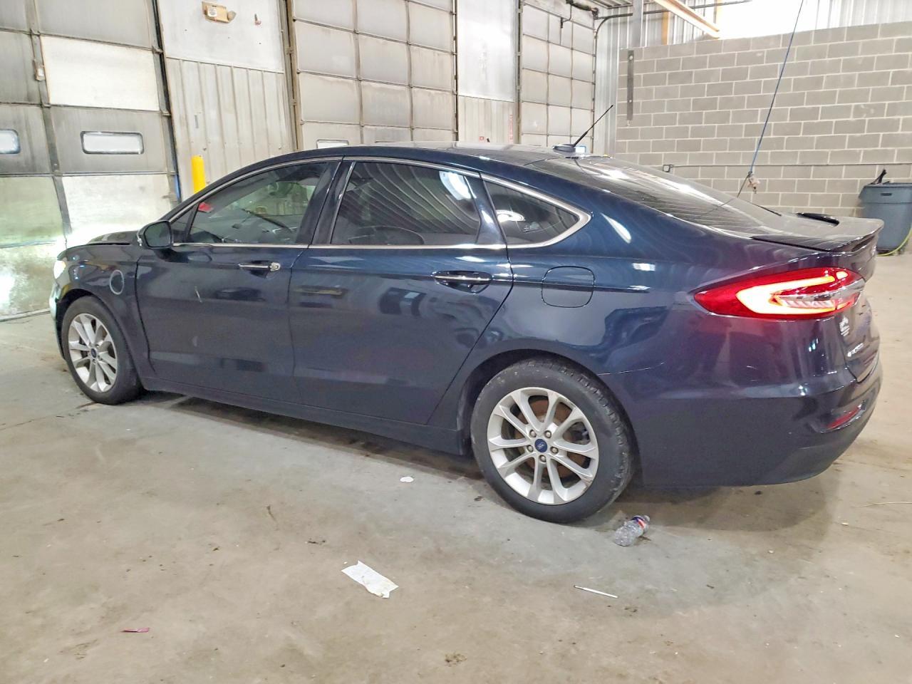 2020 Ford Fusion Titanium - Image 2