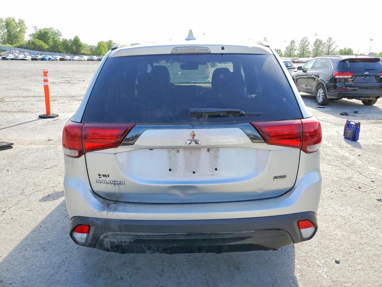 2020 Mitsubishi Outlander Se - Фото 6