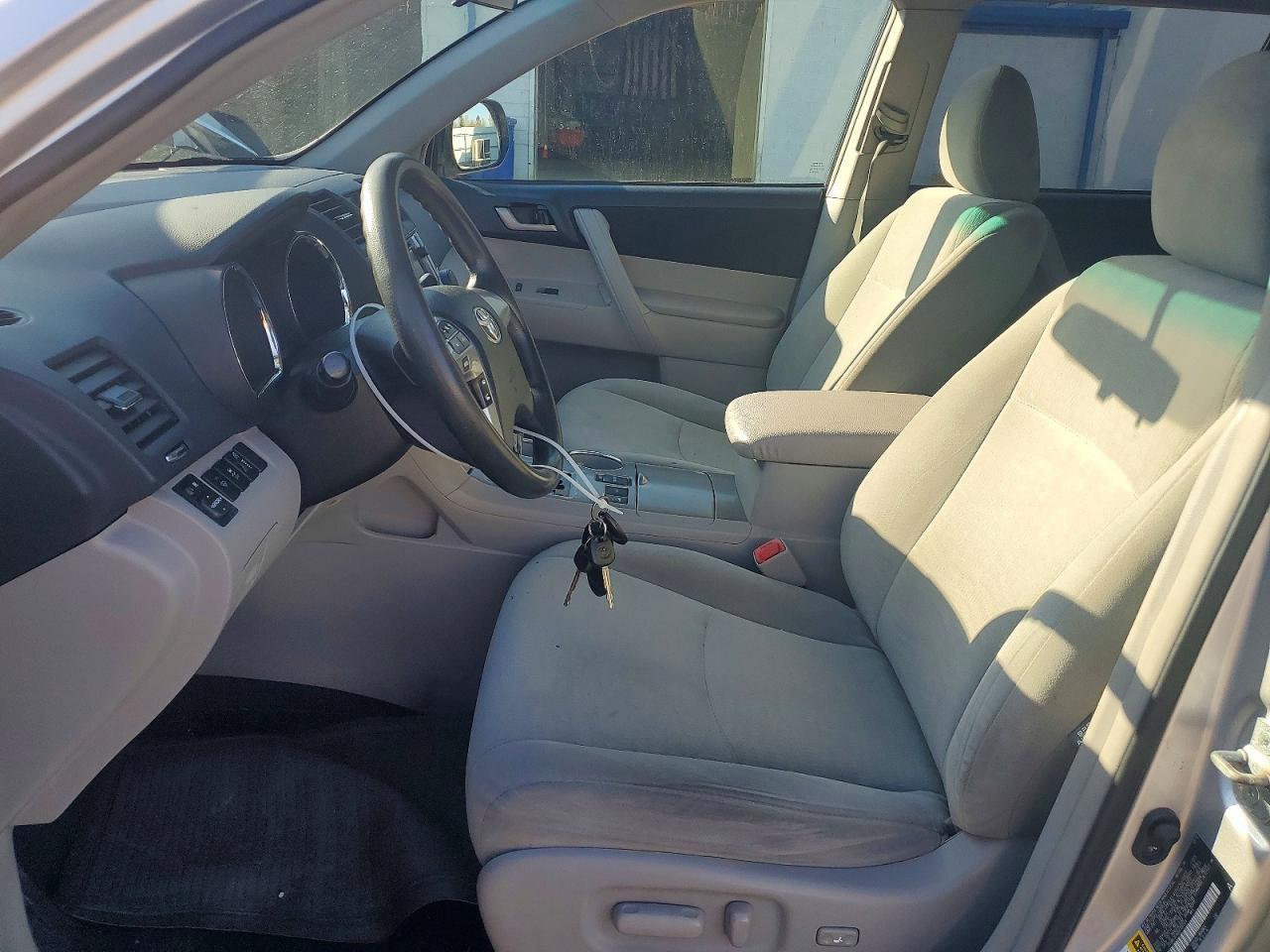 2013 Toyota Highlander Plus - Фото 7