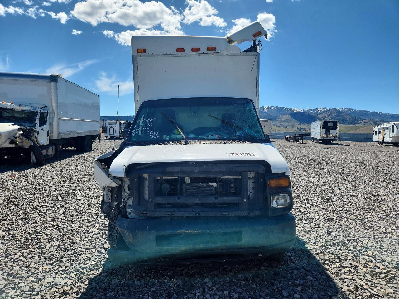 2012 Ford Econoline E350 Super Duty Cutaway Van - Фото 5