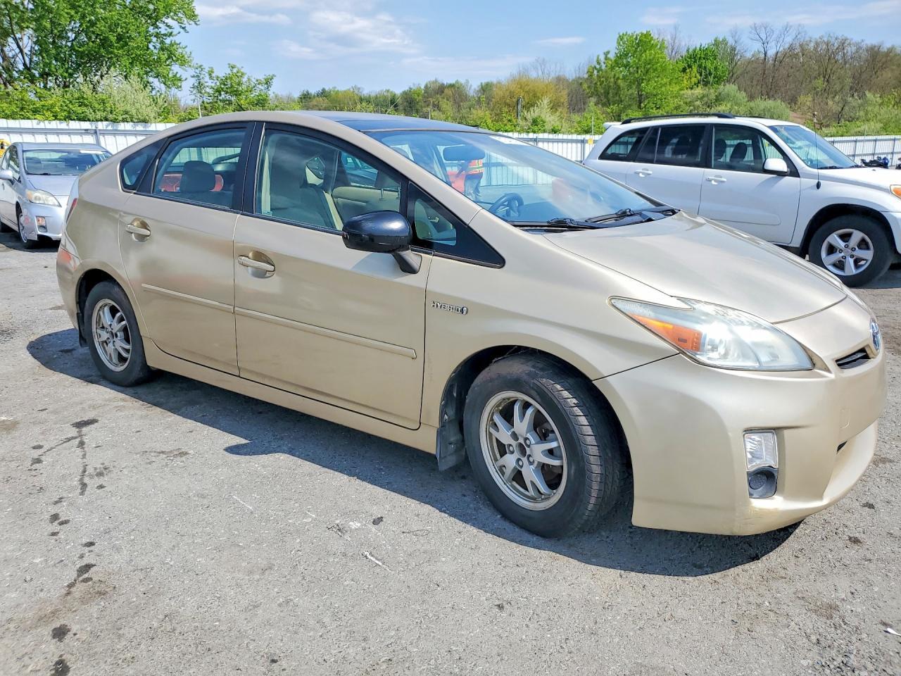 2011 Toyota Prius Three - Image 4