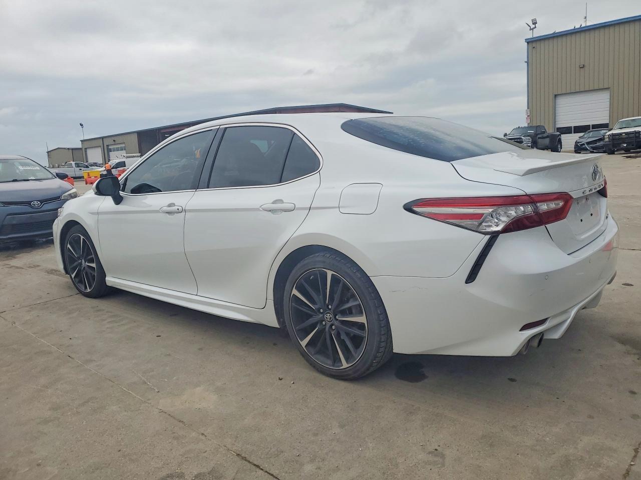 2018 Toyota Camry Xse - Фото 2