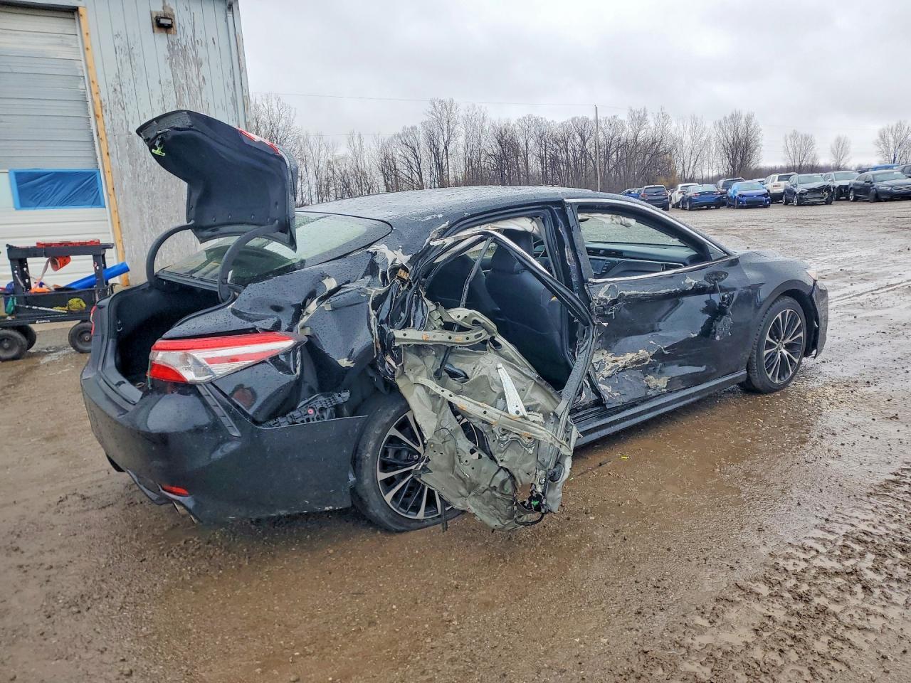 2018 Toyota Camry Se - Фото 3