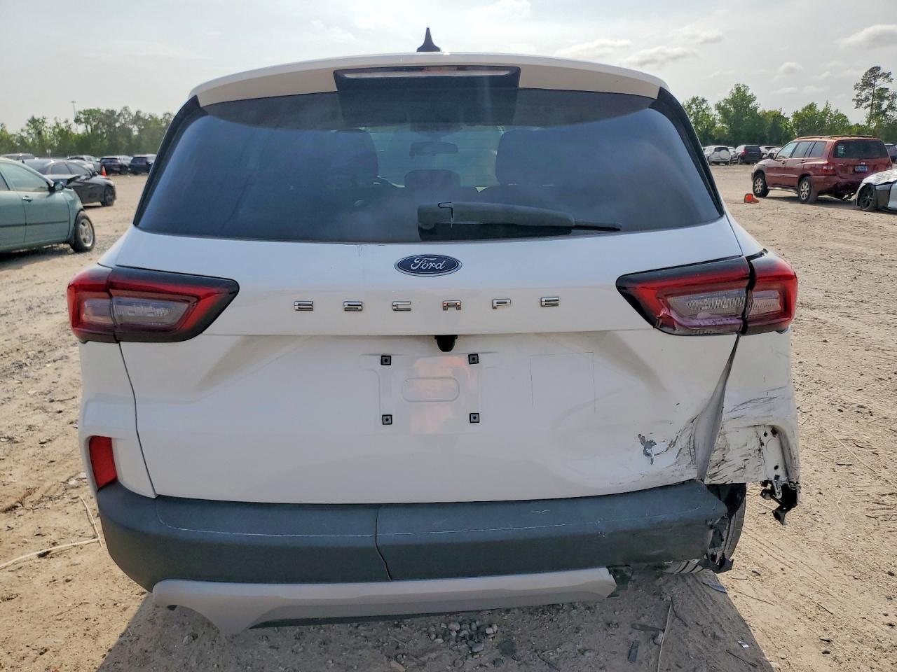 2025 Ford Escape Active - Image 6