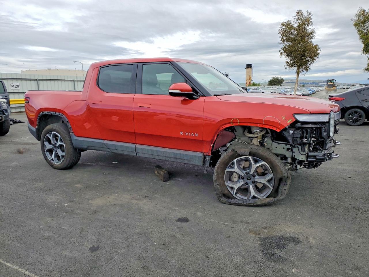 2023 Rivian R1T Adventure - Image 4