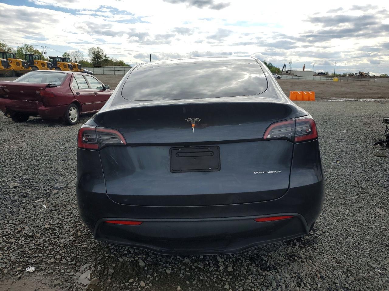2024 Tesla Model Y - Фото 6
