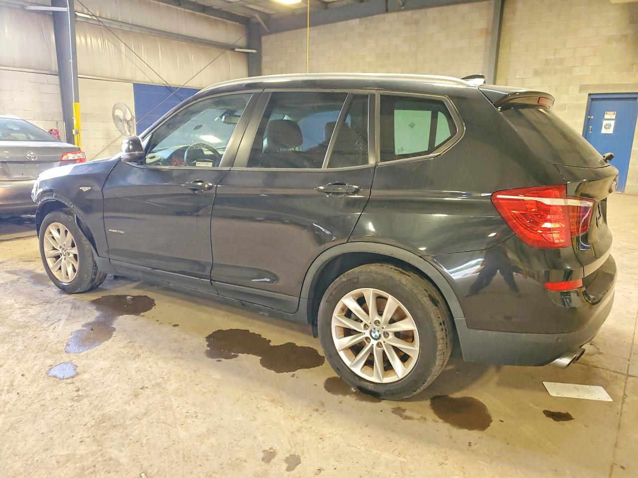 2017 BMW X3 xDrive28I - Фото 2