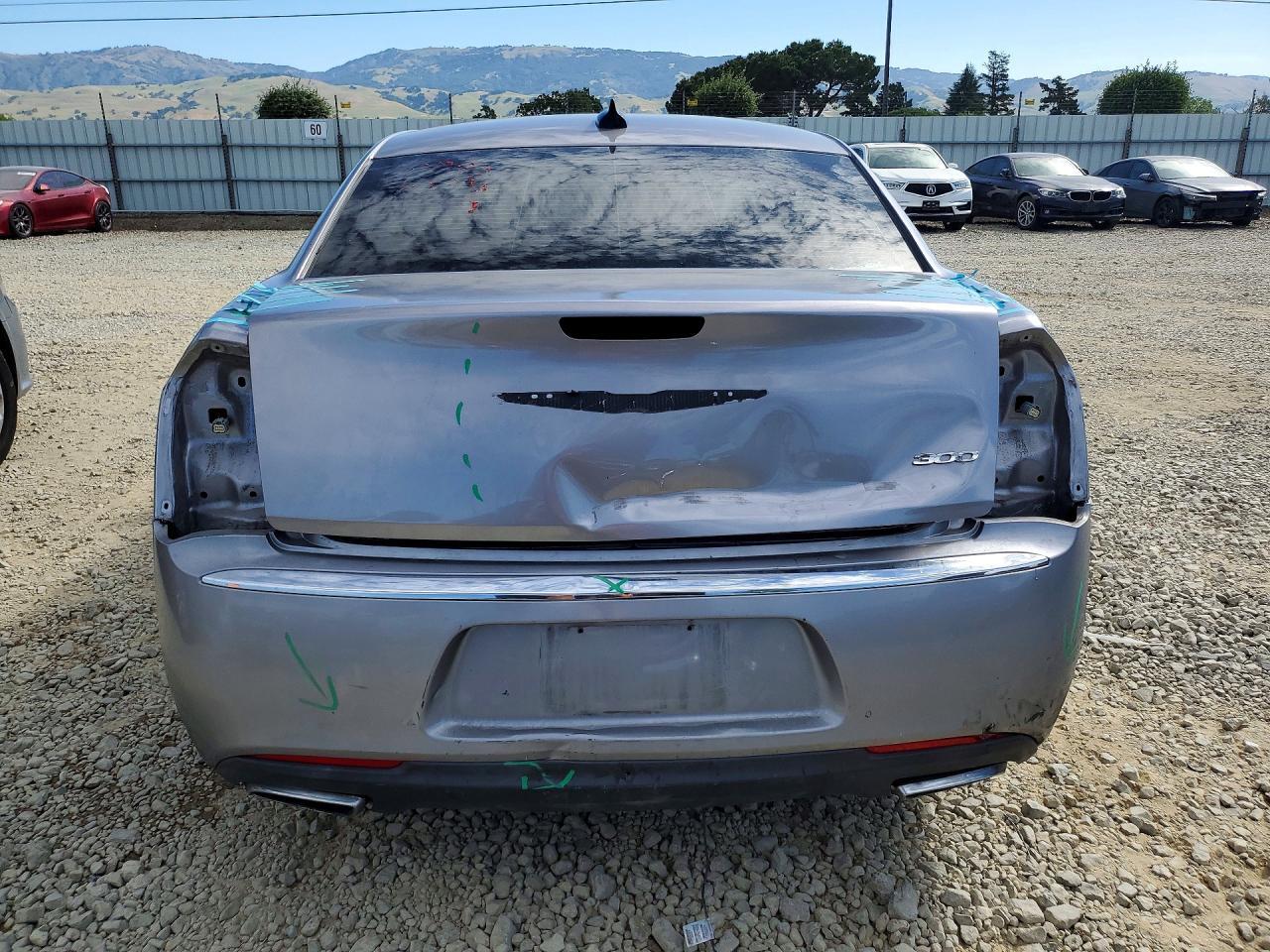 2016 Chrysler 300 Limited - Фото 6